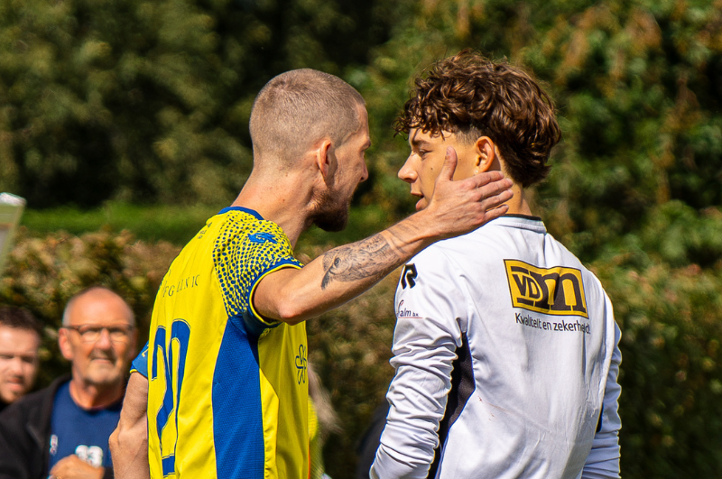 050926 Hazerswoudse boys 2 – FC Zoetermeer 2